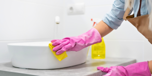 Como limpar a casa de forma eficiente, segura e sustentável